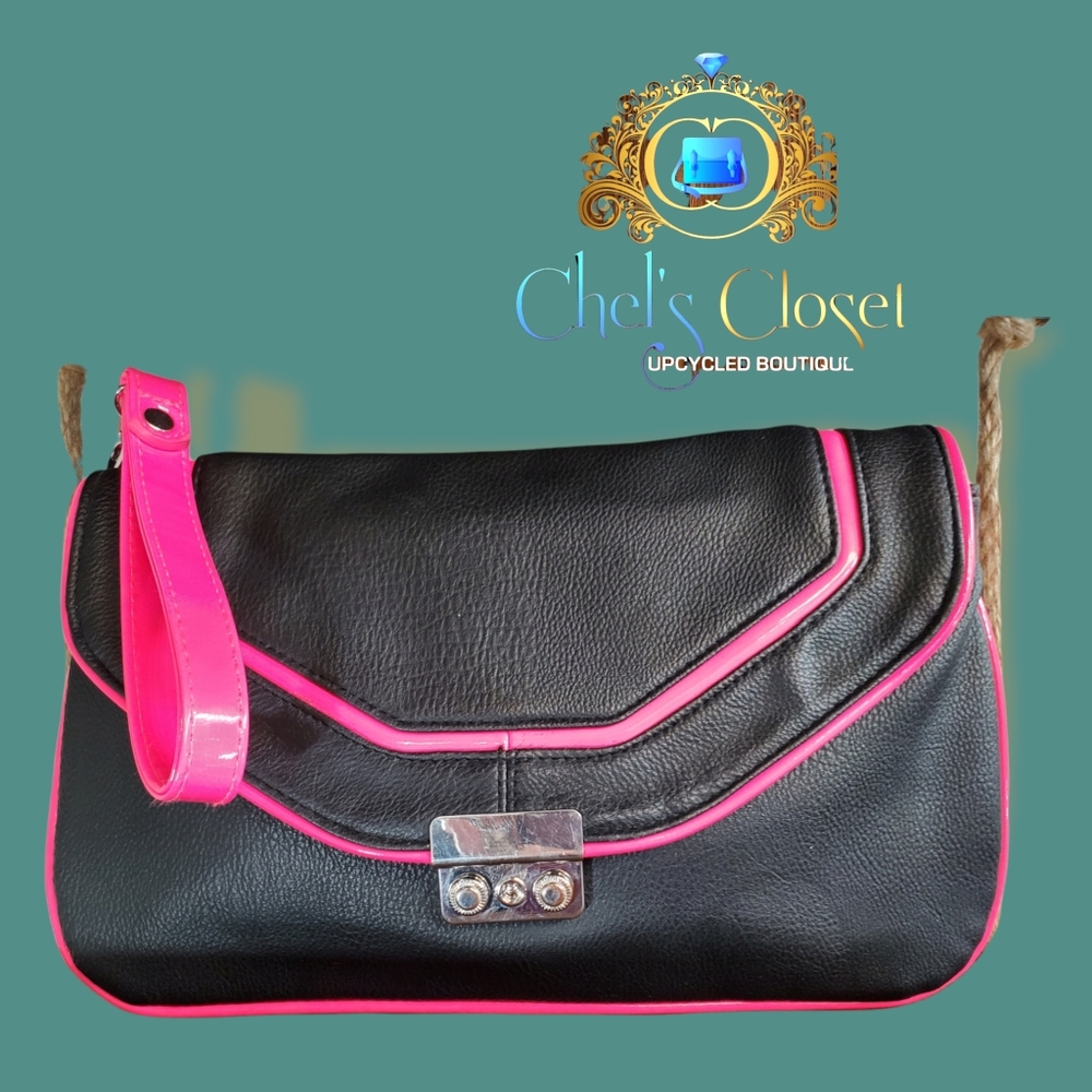 BLACK AND 🔥 PINK BAG